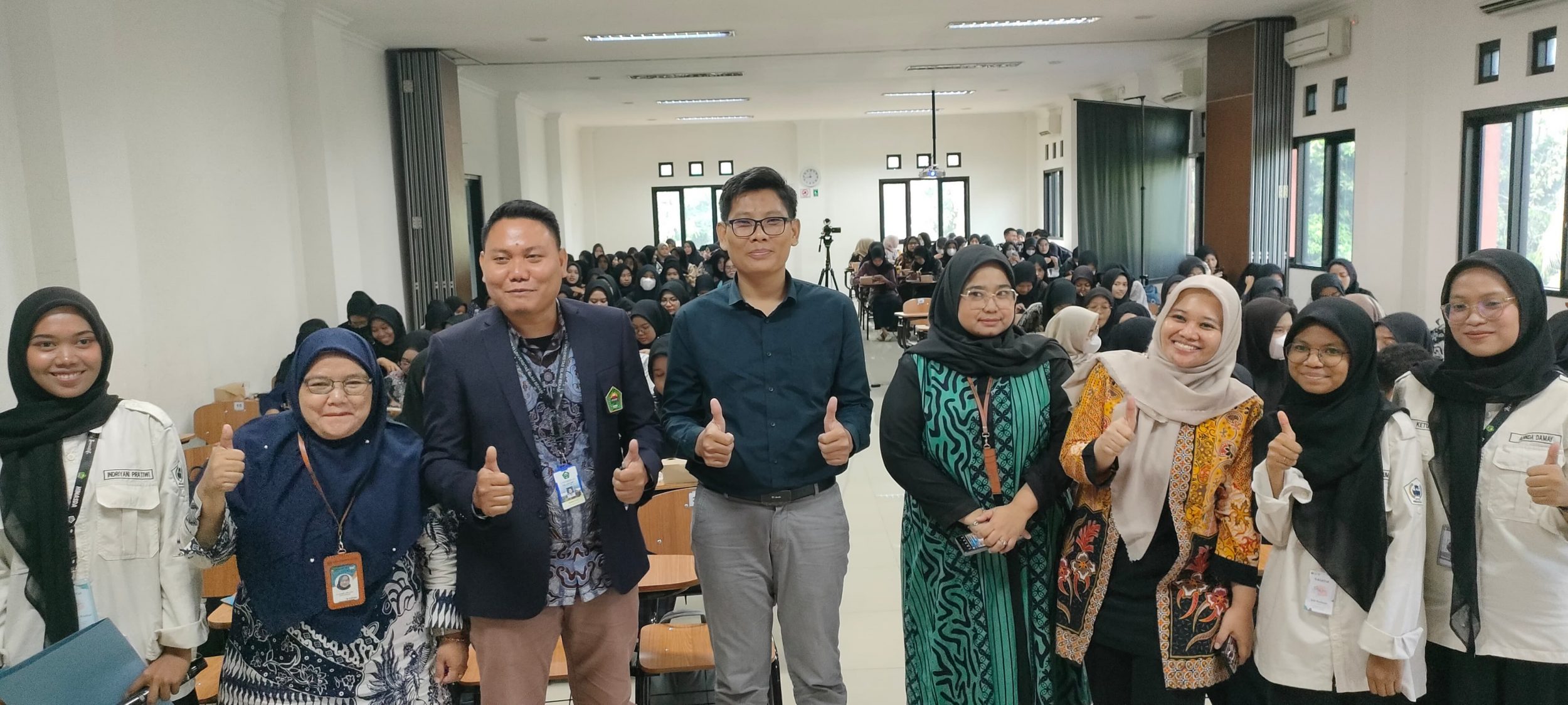 PELATIHAN STRATEGI MENULIS JURNAL TEMBUS PUBLIKASI SINTA 3 DI UNISMA BEKASI: MENINGKATKAN KUALITAS PUBLIKASI MAHASISWA PGSD