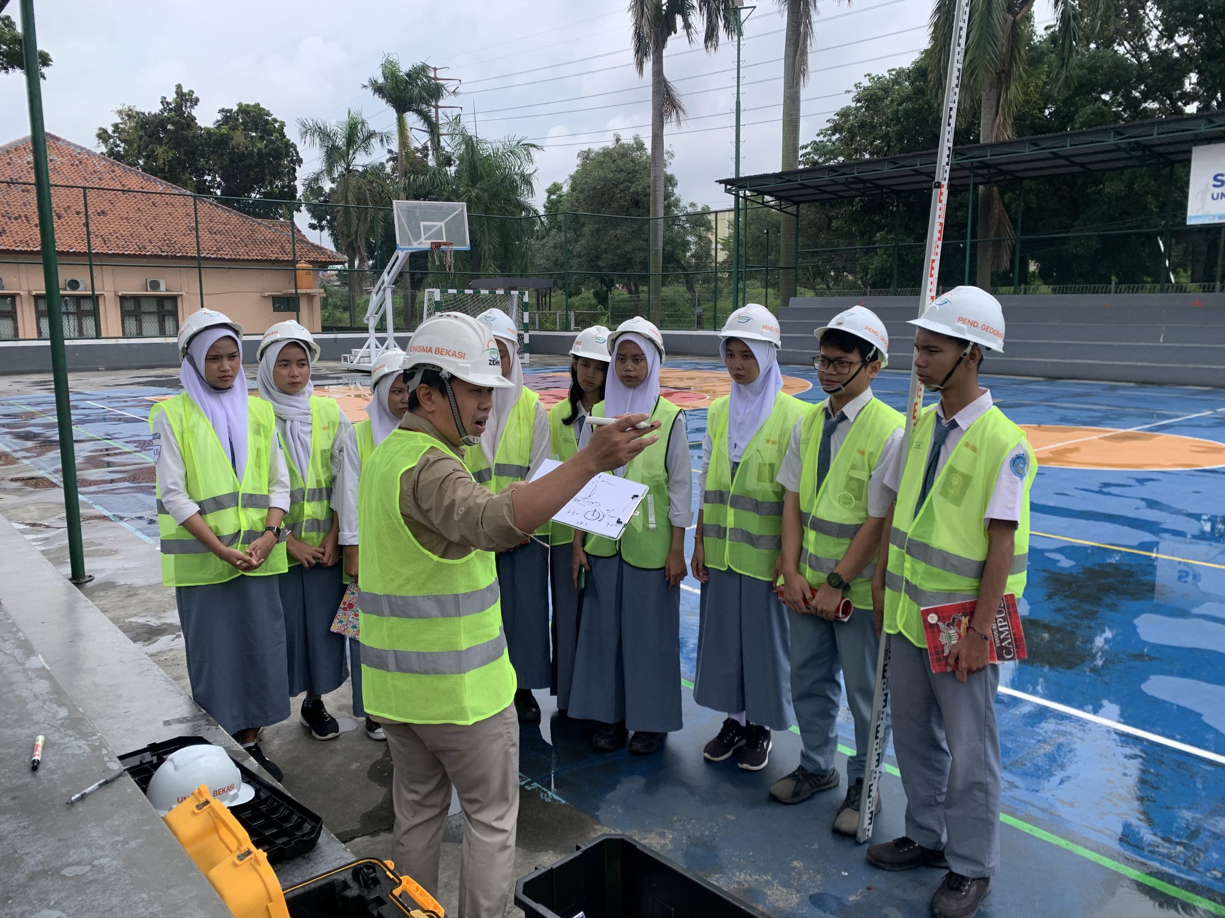 Siswa Kelas XII SMAN 20 Kota Bekasi Ikuti Visiting Class Geografi di FKIP UNISMA Bekasi
